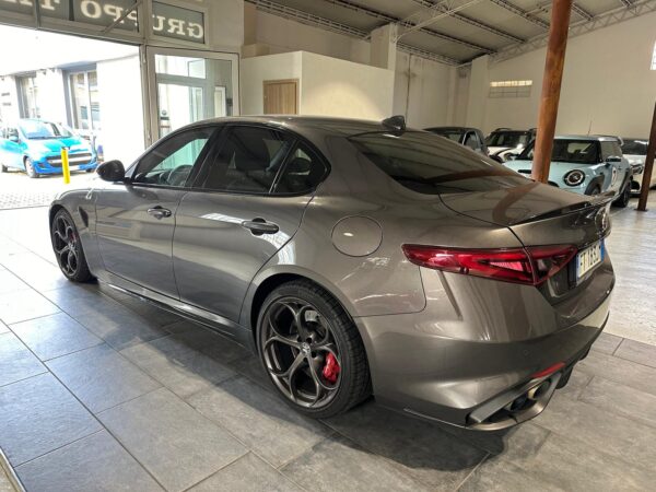 Alfa Romeo Giulia Quadrifoglio 2.9 biturbo 510cv - immagine 5