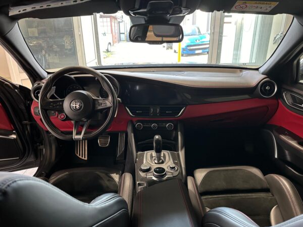 Alfa Romeo Giulia Quadrifoglio 2.9 biturbo 510cv - immagine 6