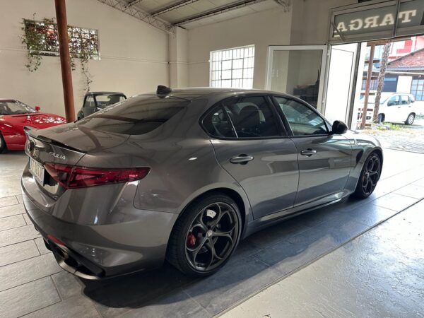 Alfa Romeo Giulia Quadrifoglio 2.9 biturbo 510cv - immagine 8