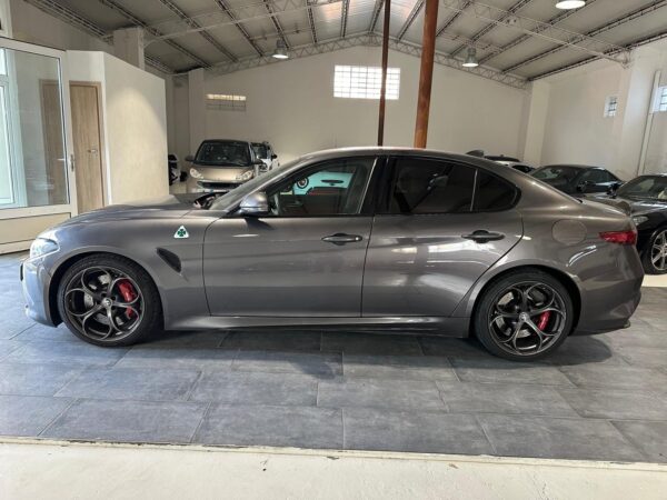 Alfa Romeo Giulia Quadrifoglio 2.9 biturbo 510cv - immagine 9